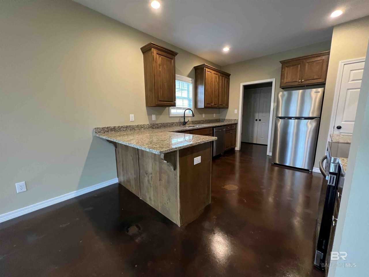 33122 Stables Dr - Photo 5 of 20