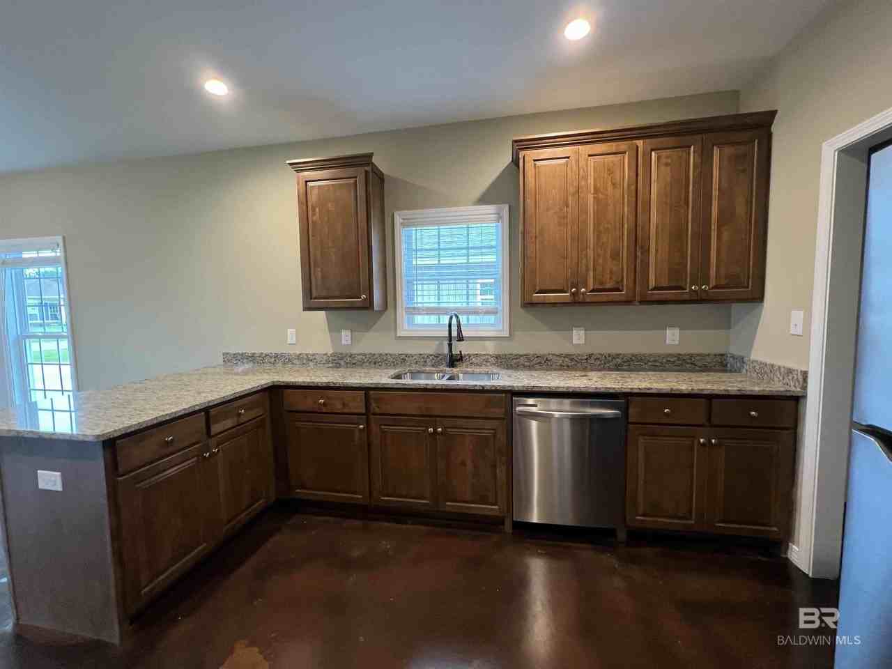 33122 Stables Dr - Photo 6 of 20