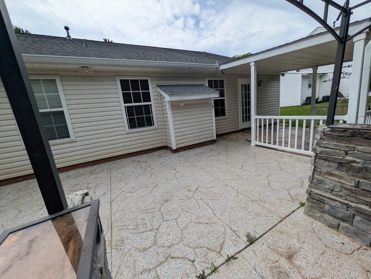 1819 Arlington Ave - Photo 2 of 14