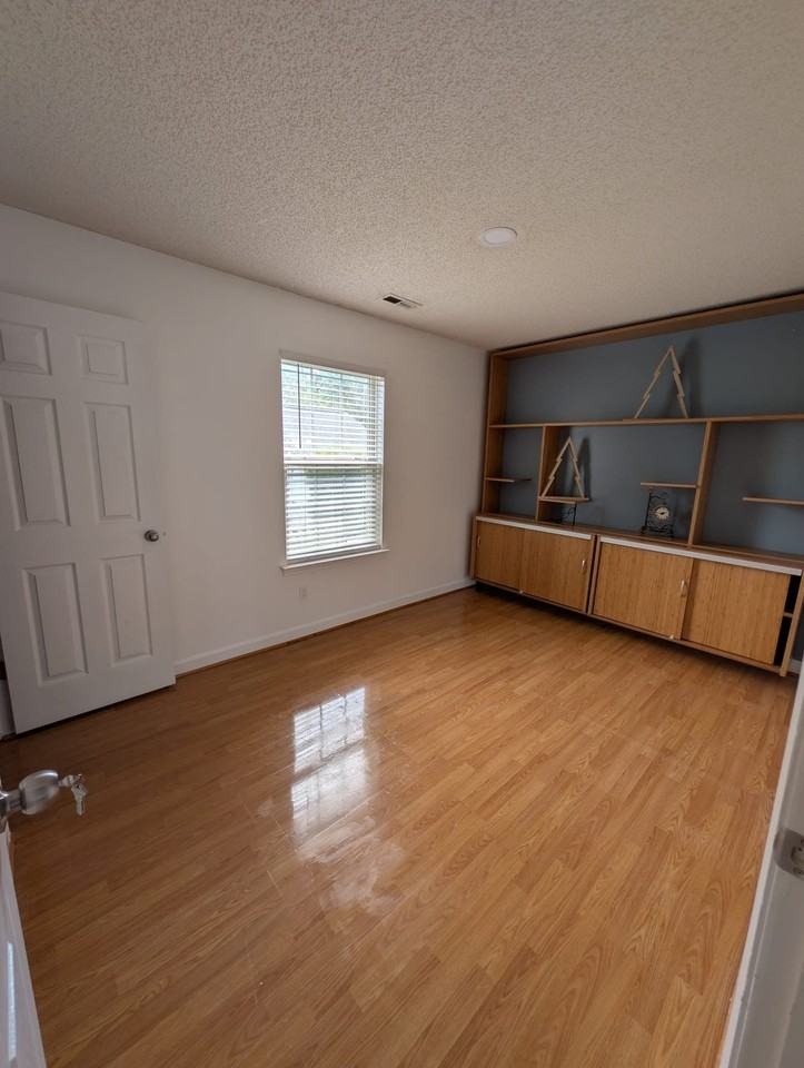 1819 Arlington Ave - Photo 5 of 14