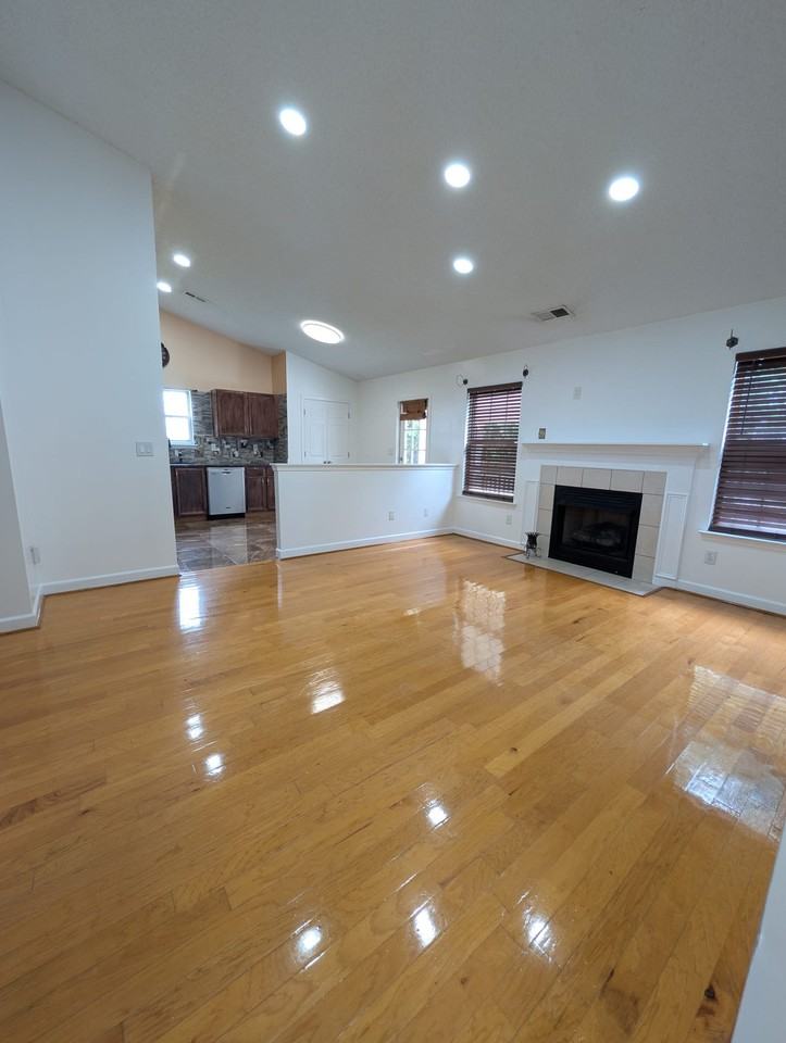 1819 Arlington Ave - Photo 7 of 14
