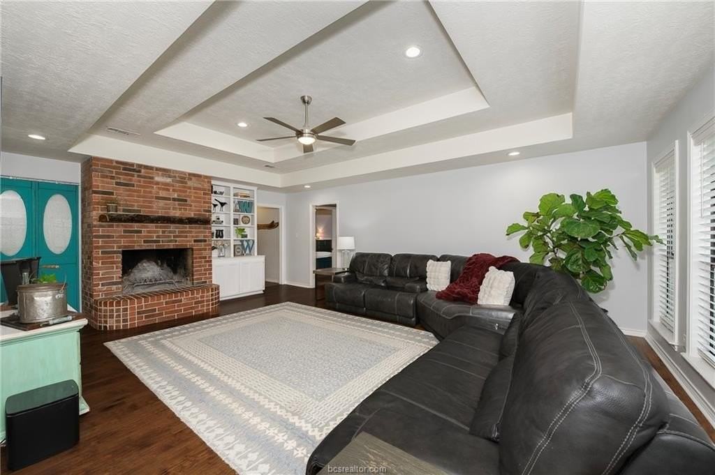 2905 Aztec Ct - Photo 6 of 37