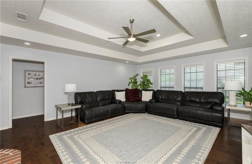 2905 Aztec Ct - Photo 7 of 37