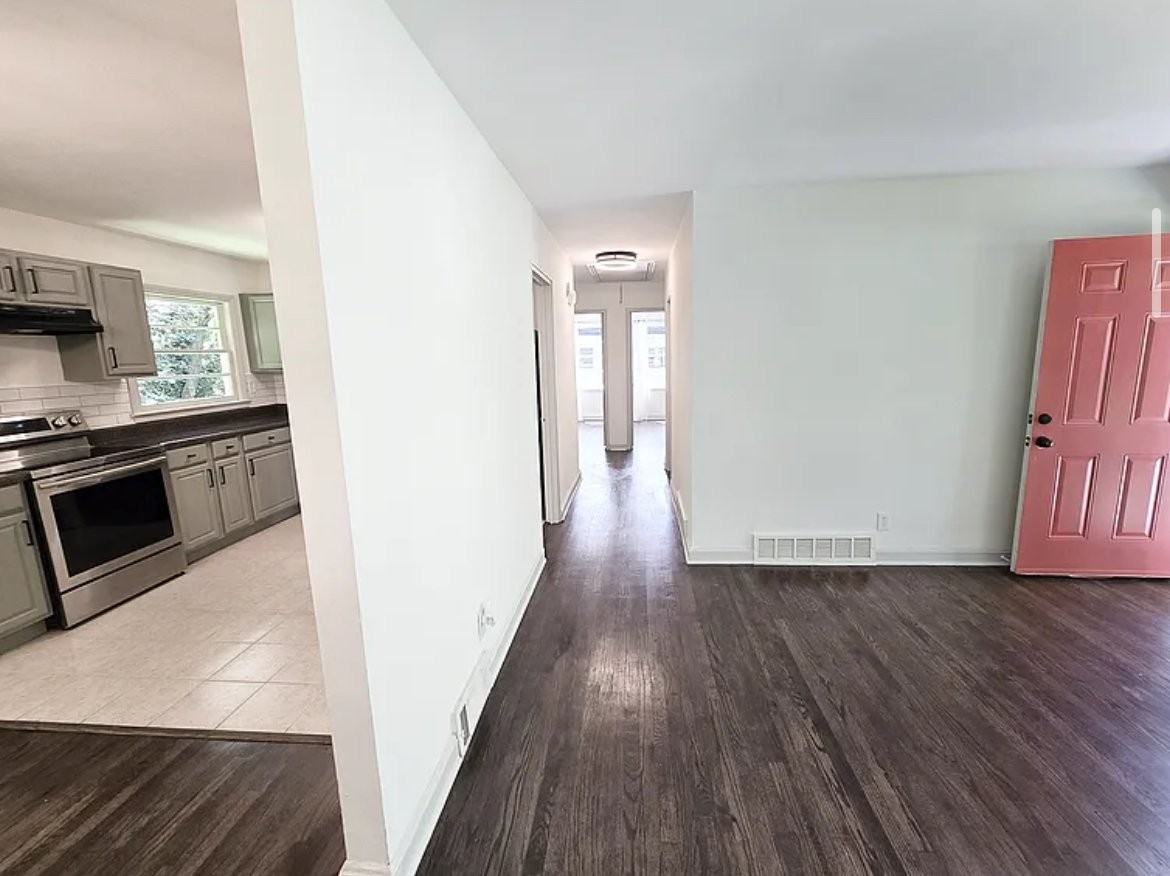 2863 Catalina Dr - Photo 3 of 9