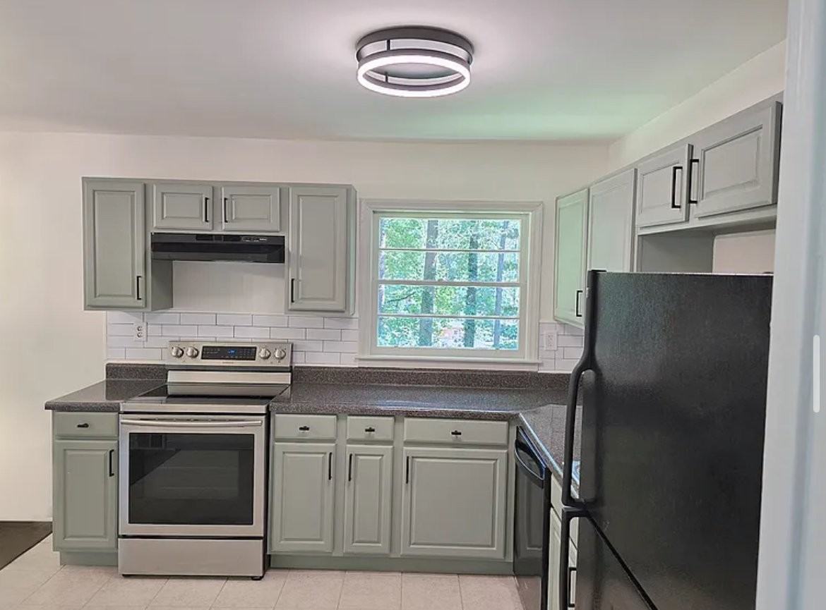 2863 Catalina Dr - Photo 4 of 9