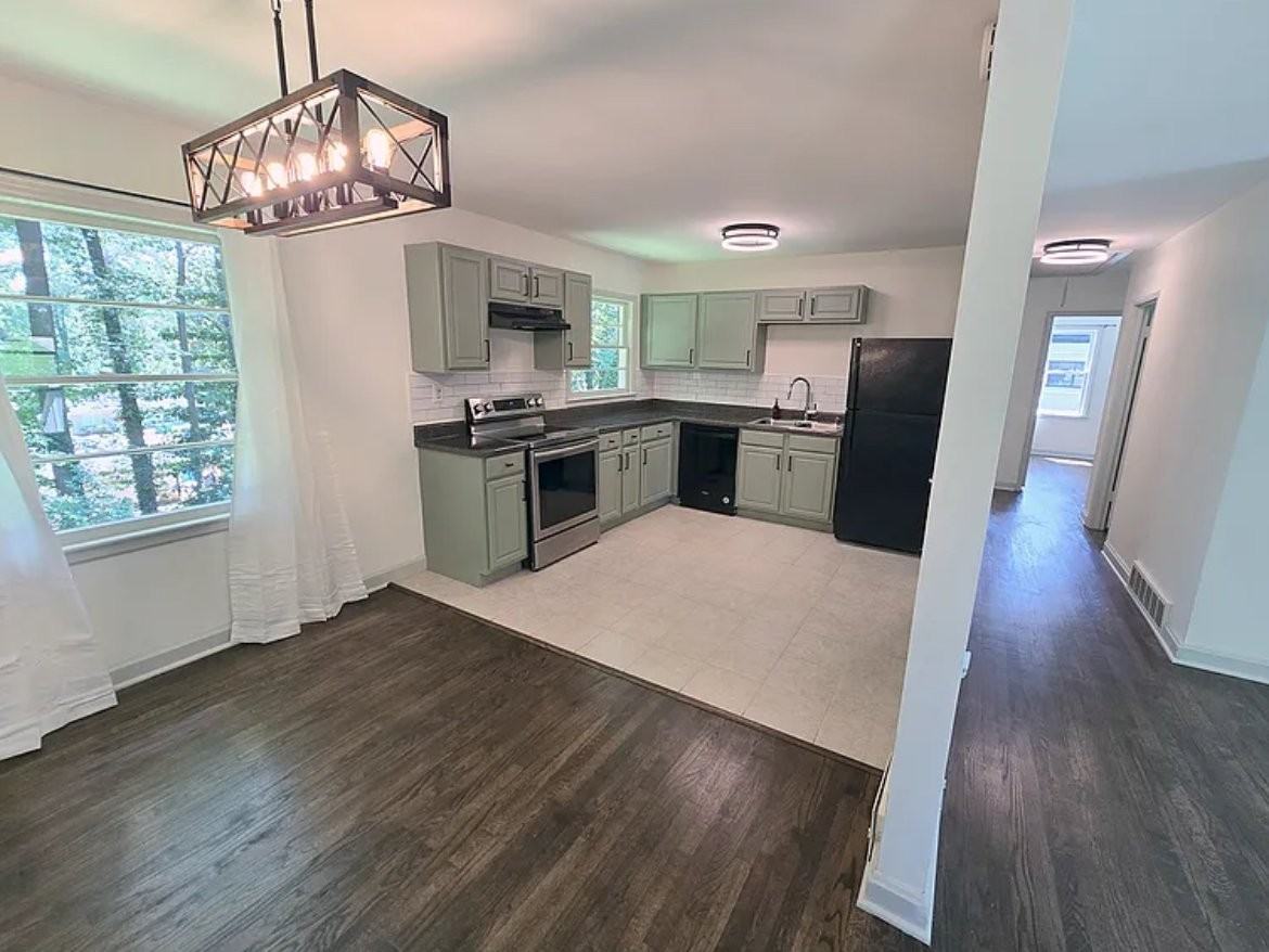 2863 Catalina Dr - Photo 6 of 9