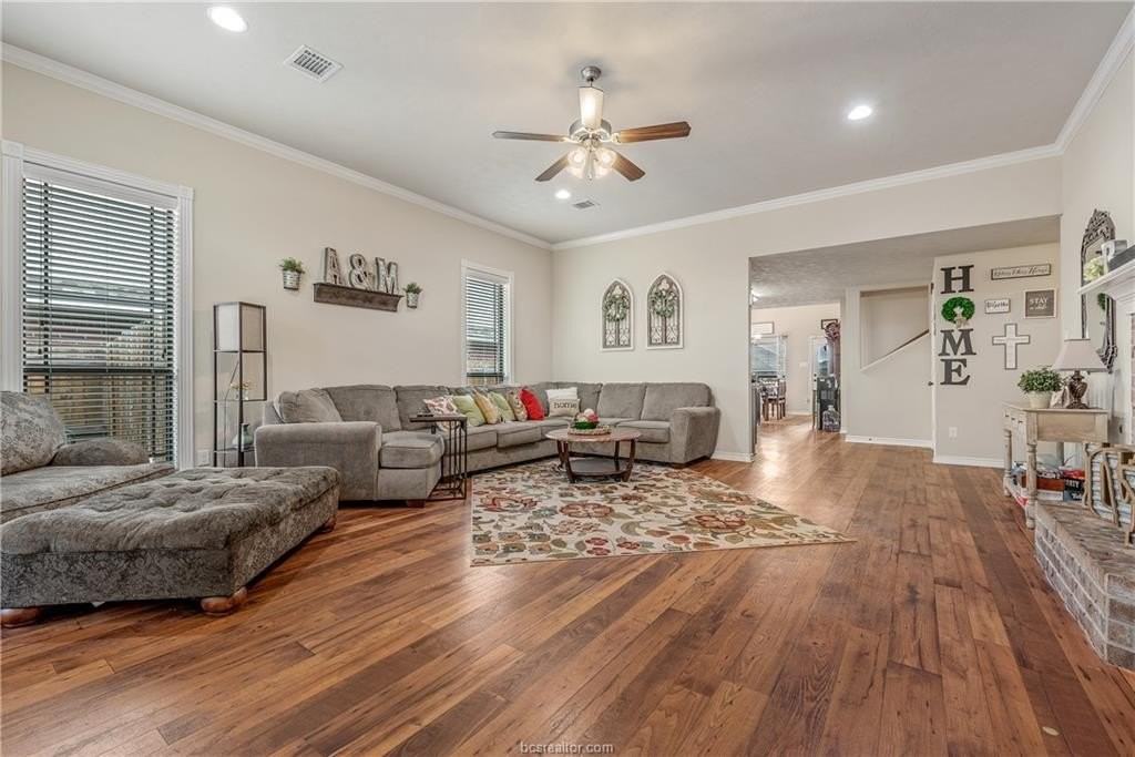 918 Dove Landing Ave - Photo 5 of 21