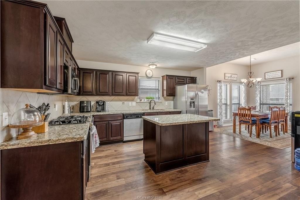 918 Dove Landing Ave - Photo 6 of 21