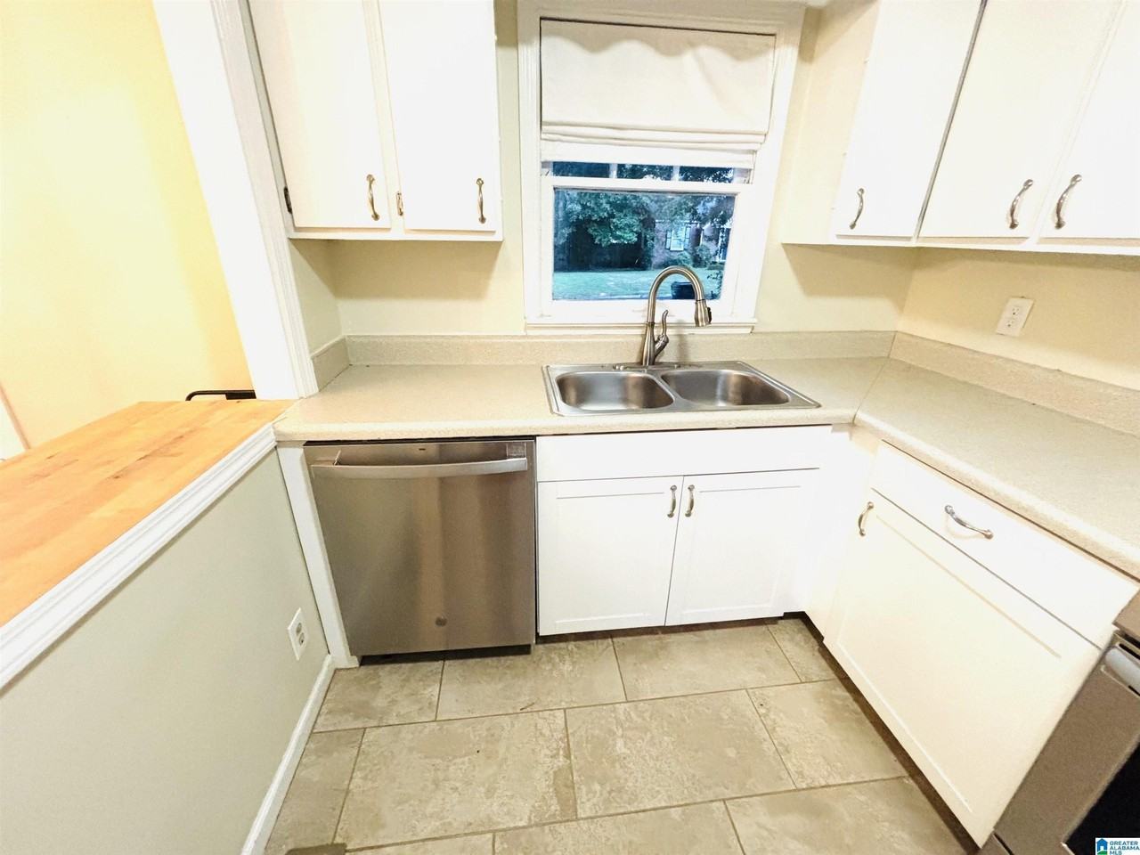 29 Arlington Dr - Photo 3 of 11