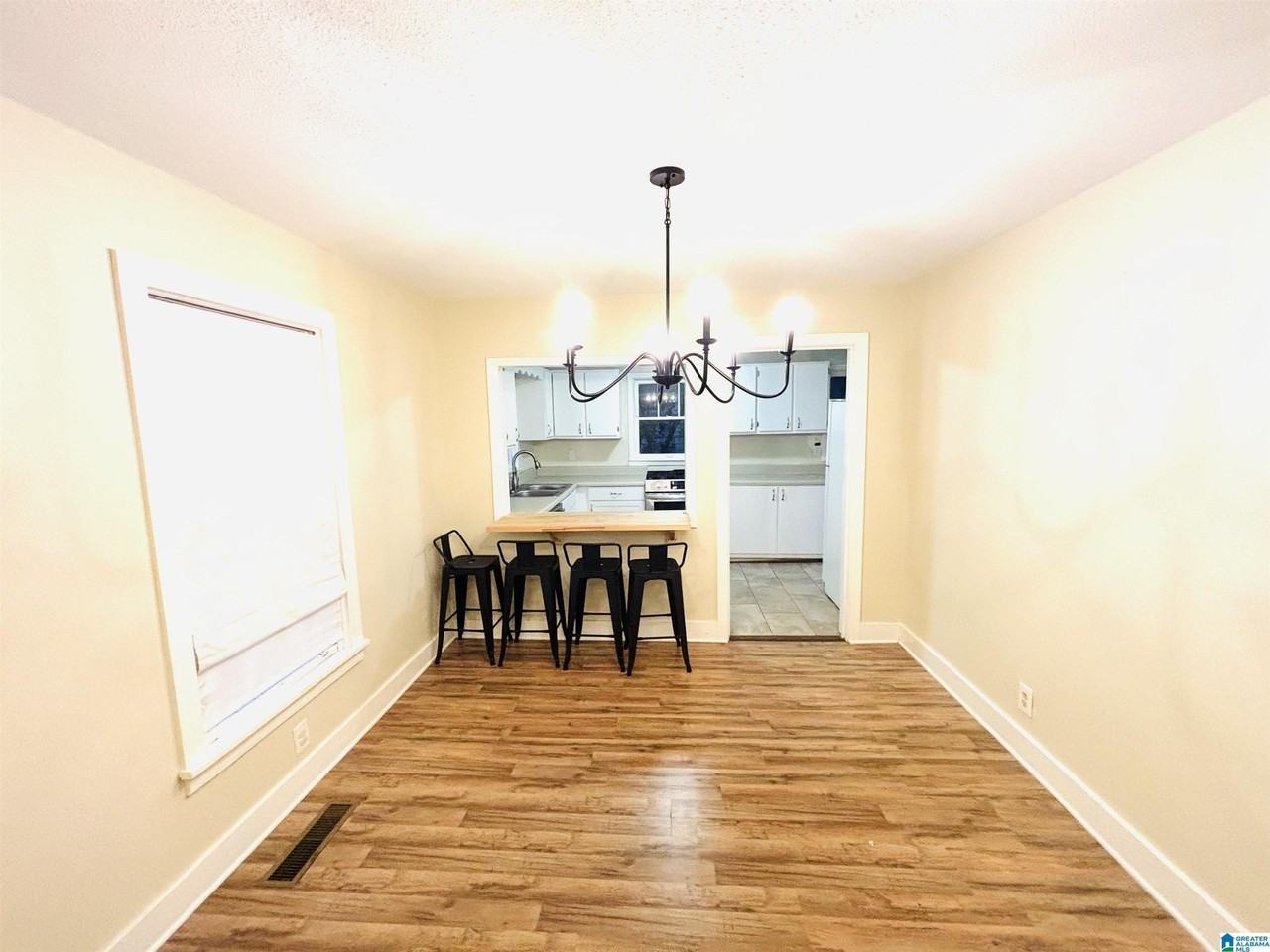 29 Arlington Dr - Photo 4 of 11