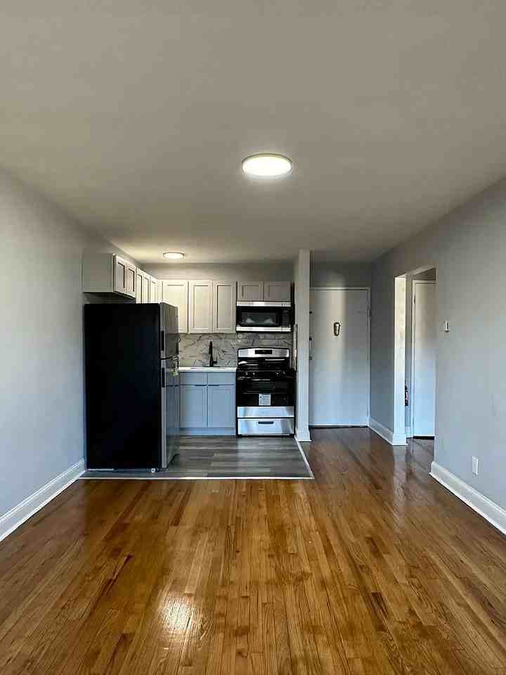 405 Grove St #2BI3B - Photo 2 of 7