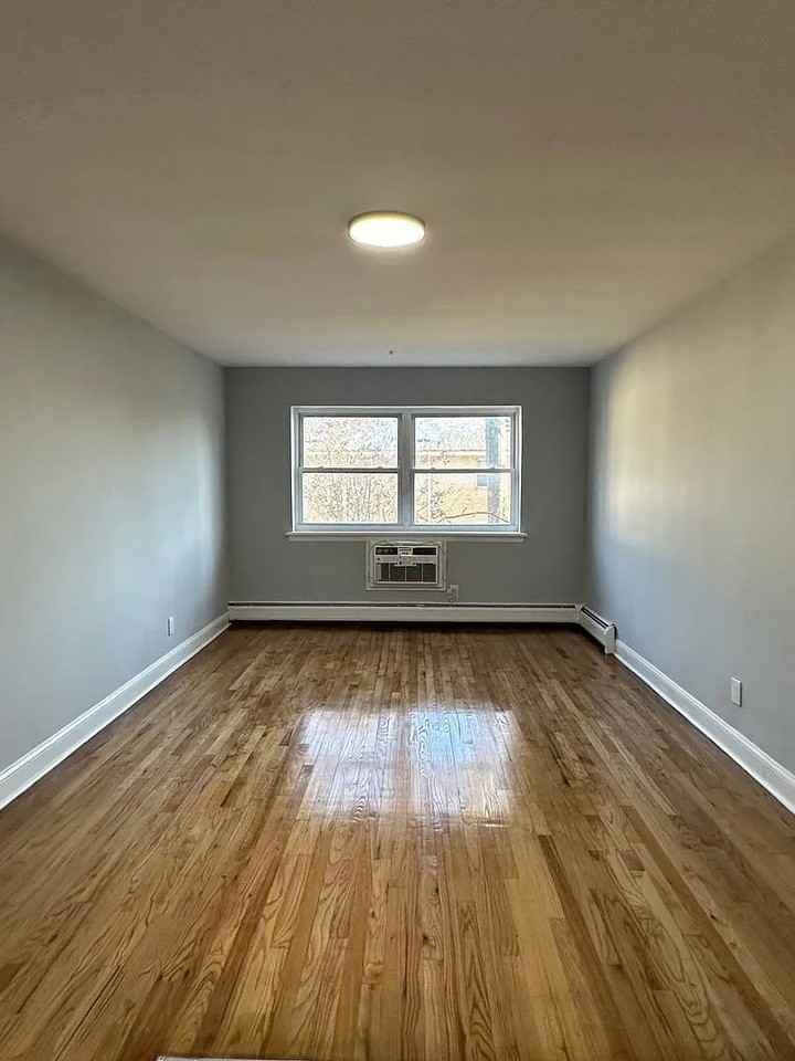 405 Grove St #2BI3B - Photo 4 of 7