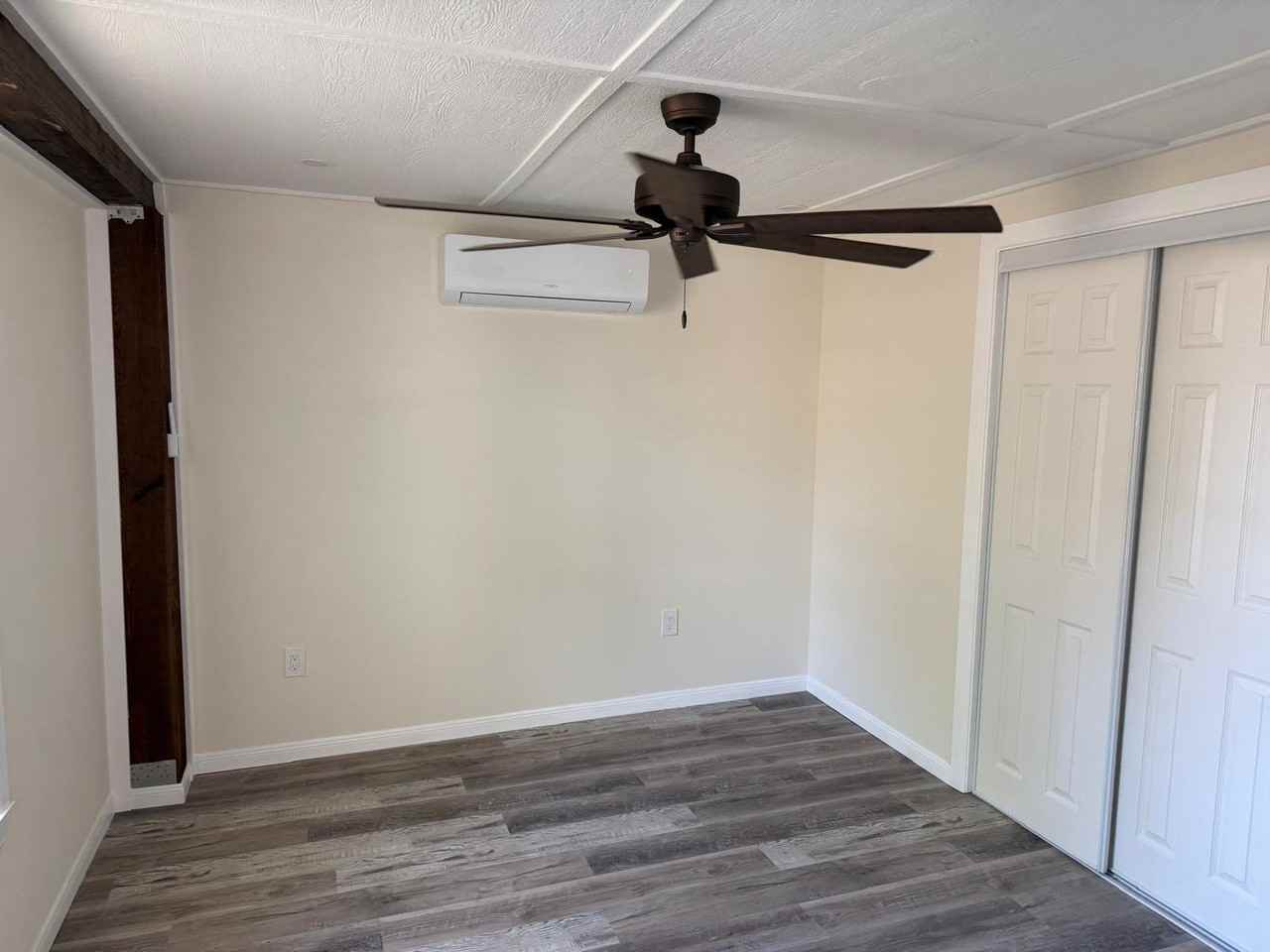 1211 Cedar Hill Ln - Photo 2 of 5