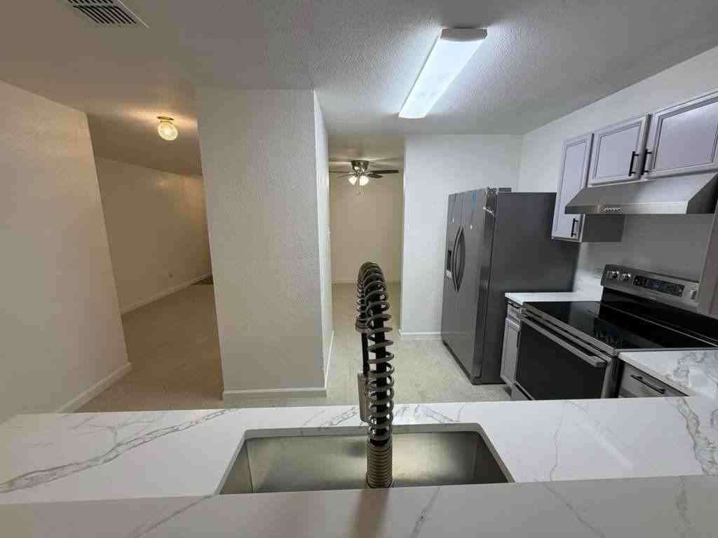 7452 Concordia Ln - Photo 5 of 19