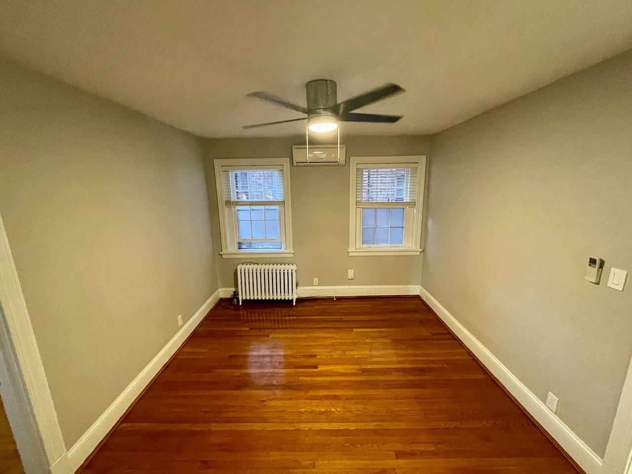 515 N Arthur Ashe Blvd #8 - Photo 3 of 9