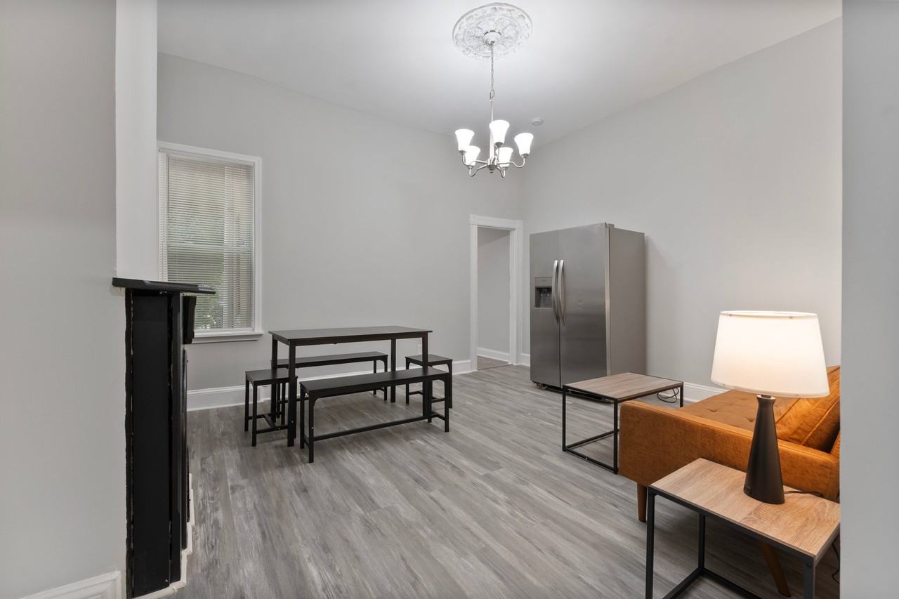 1023 Harlem Ave - Photo 5 of 6