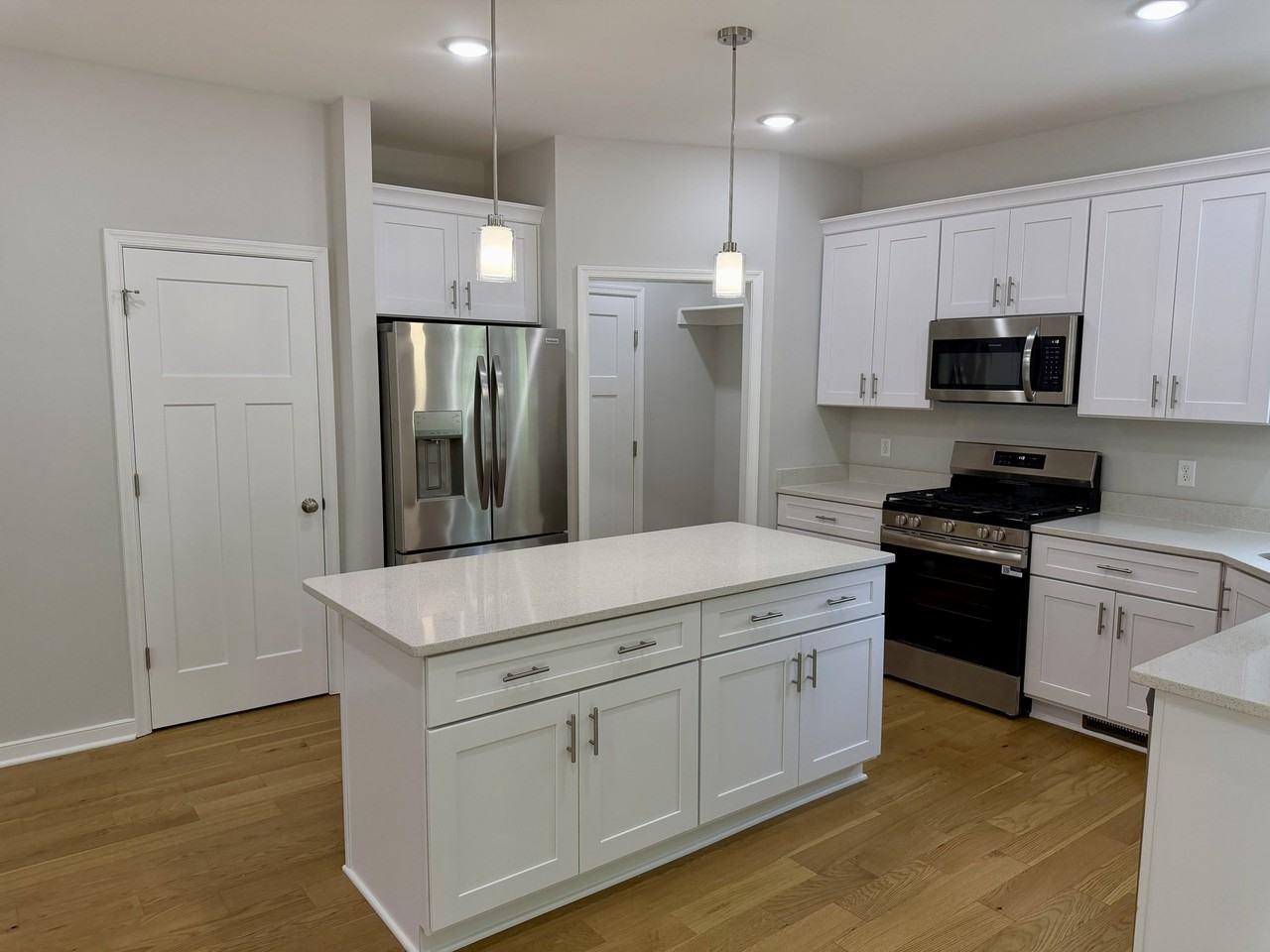 401 Birdie Rd - Photo 3 of 20