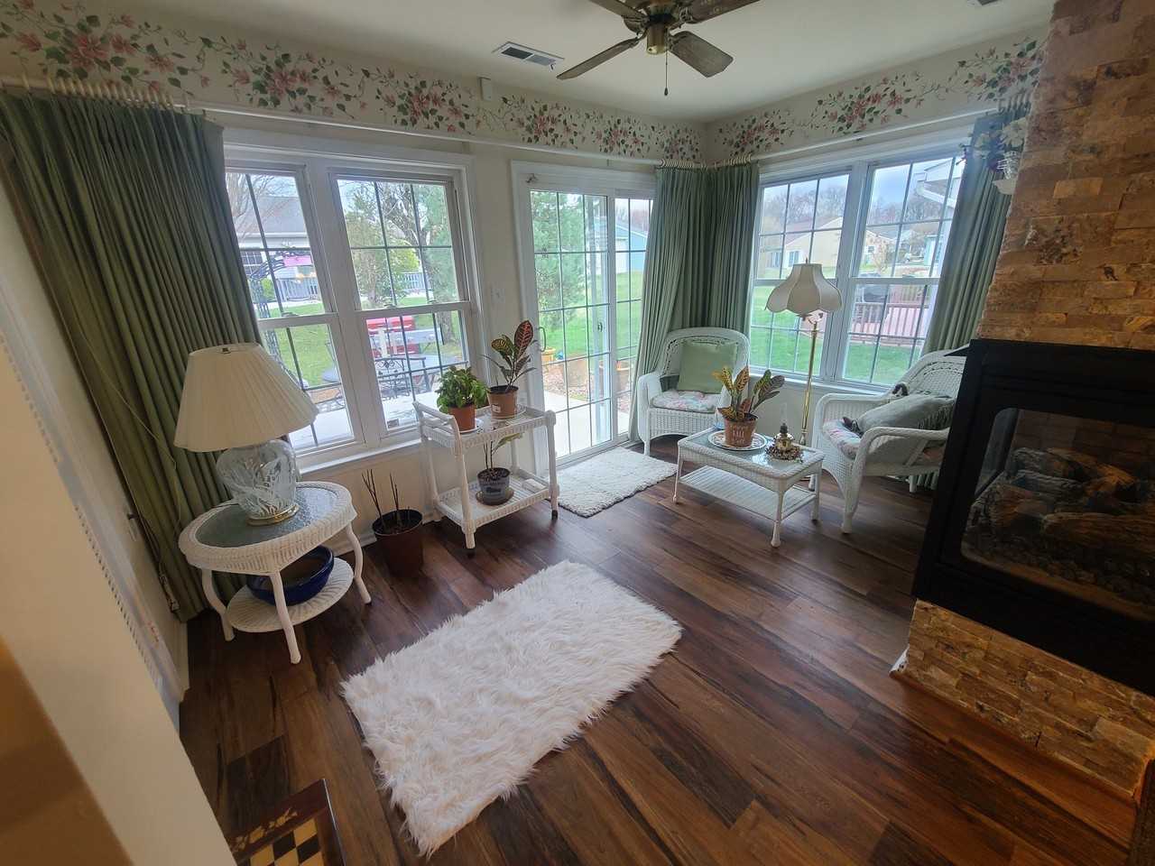 8 White Stone Ct - Photo 3 of 16