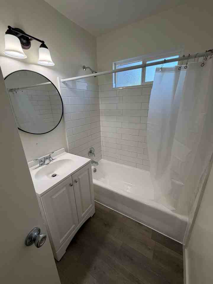 6932 Woodley Ave #6 - Photo 7 of 9