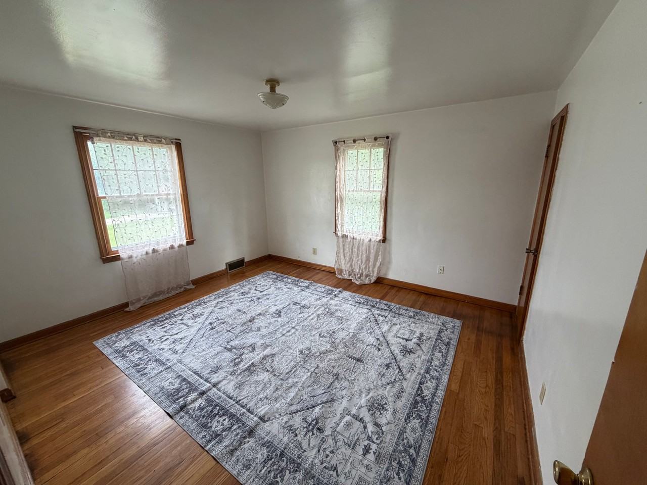 159 E Judson Ave - Photo 5 of 9