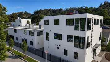 featured image of 2676 Newell St #2676