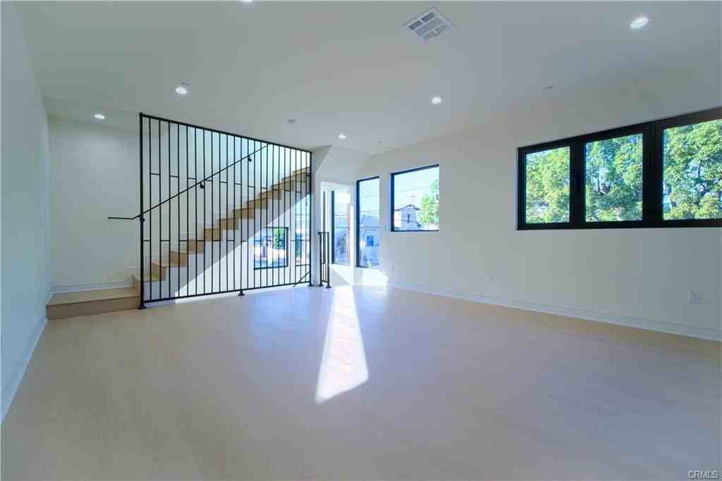 2676 Newell St #2676 - Photo 6 of 21