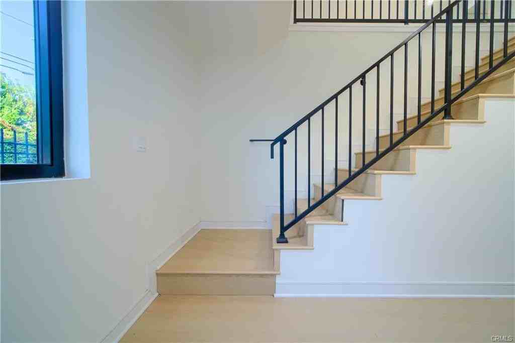 2678 1/2 Newell St #2678-1-2 - Photo 4 of 24