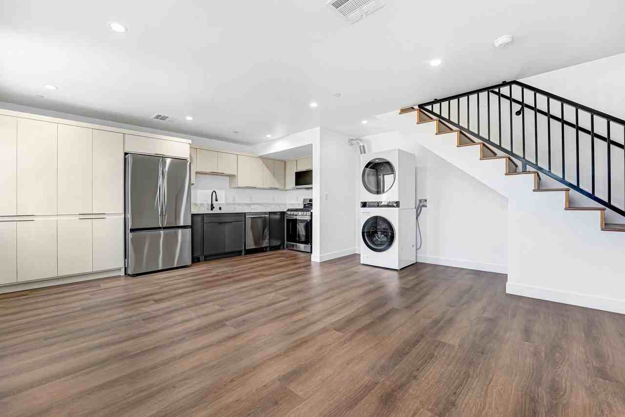 356 N Chicago St #356 - Photo 2 of 26