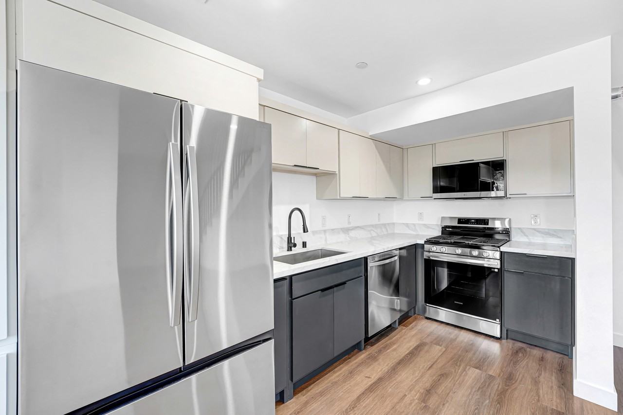 356 N Chicago St #356 - Photo 3 of 26