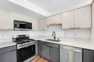 356 1/2 N Chicago St - Photo 1 of 1