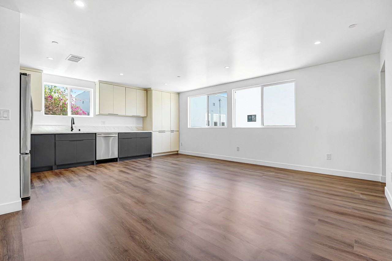 358 N Chicago St #358 - Photo 2 of 28