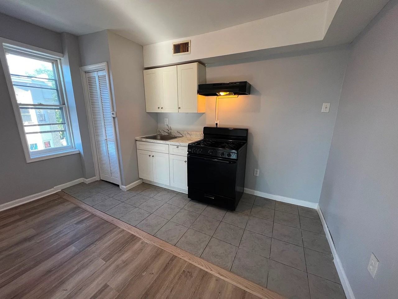 314 Market St #9 - Photo 2 of 9