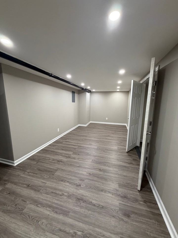 131 S Harrison St #B3 - Photo 3 of 9