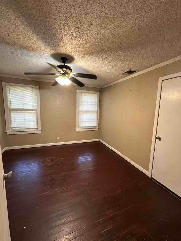 944 W Lynwood Ave - Photo 2 of 11
