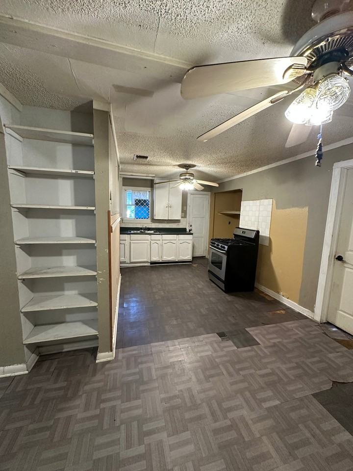 944 W Lynwood Ave - Photo 5 of 11