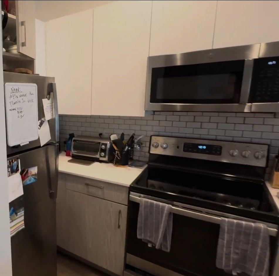 1406 Beacon St #3 - Photo 2 of 16