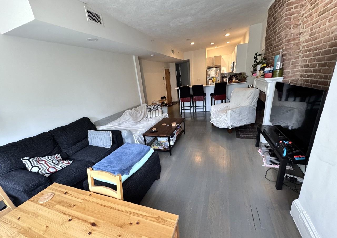 1406 Beacon St #3 - Photo 5 of 16