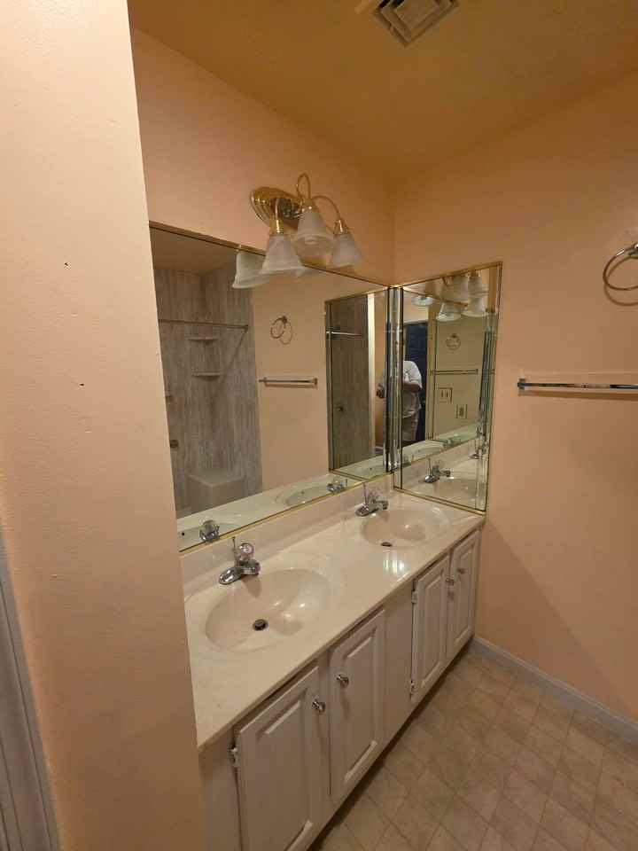 2828 Buxton Ct - Photo 3 of 6