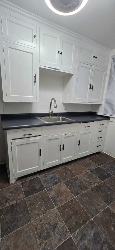1144 Broadway N - Photo 5 of 16