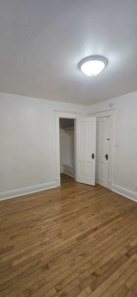 1144 Broadway N - Photo 7 of 16