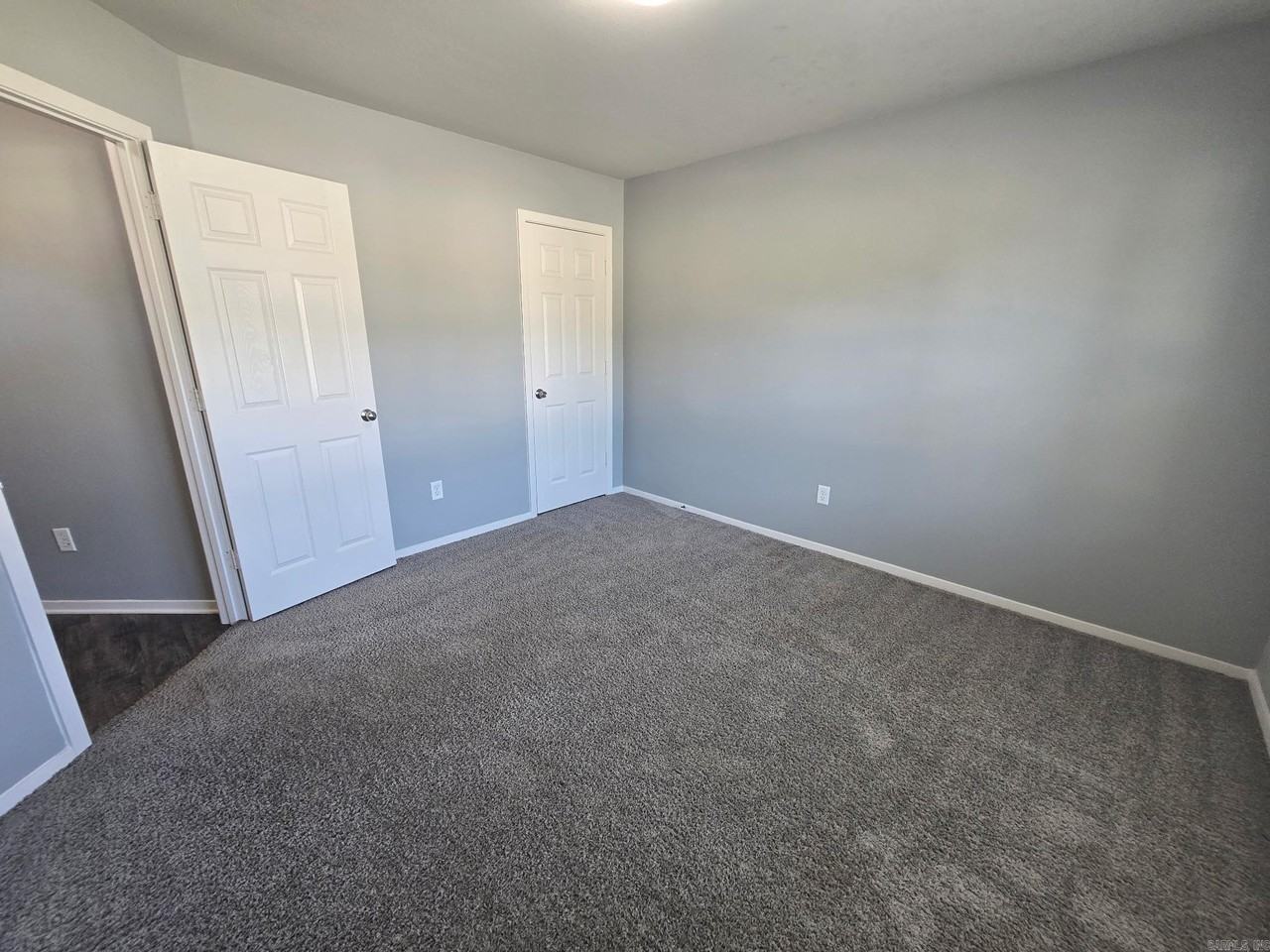 2416 Kenneth Dr - Photo 4 of 14