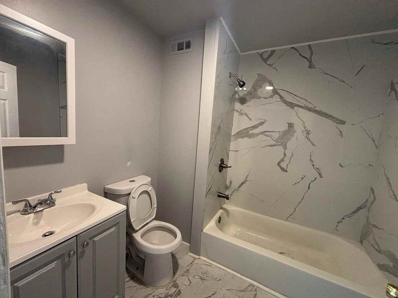366 11th Ave #1R - Photo 6 of 7