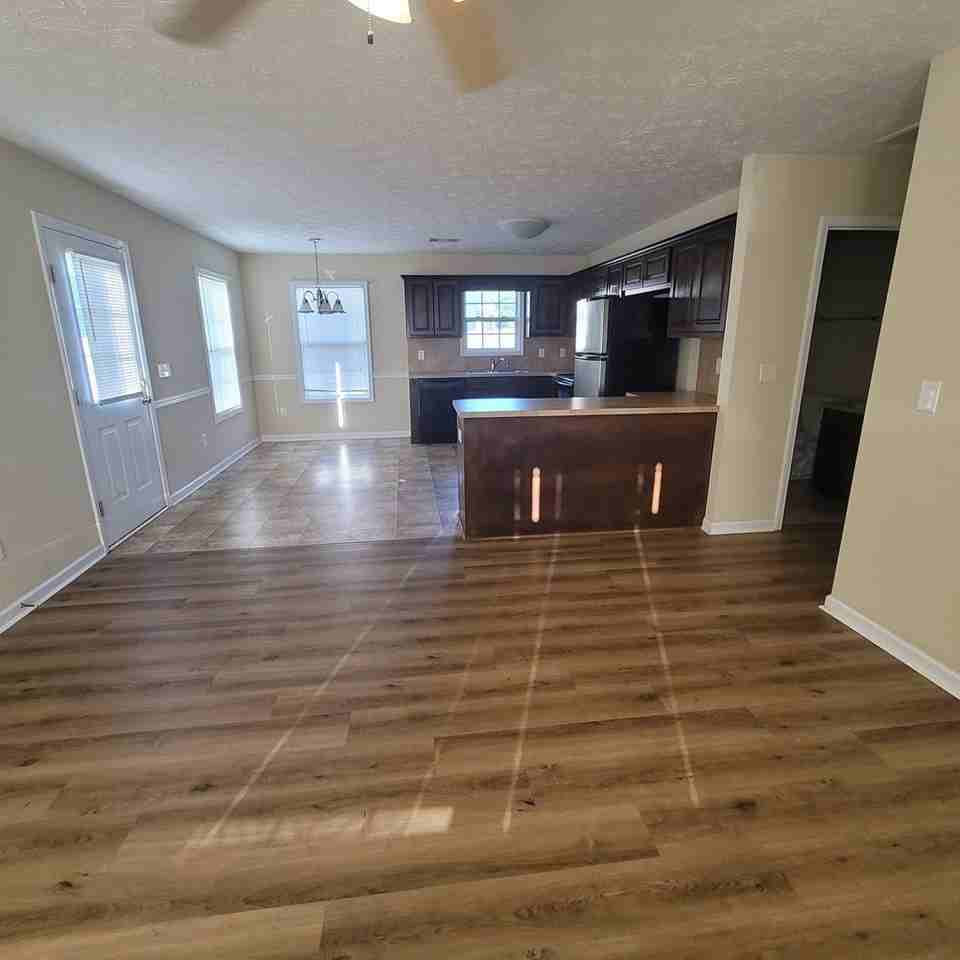 815 Mill Pond Dr - Photo 4 of 15