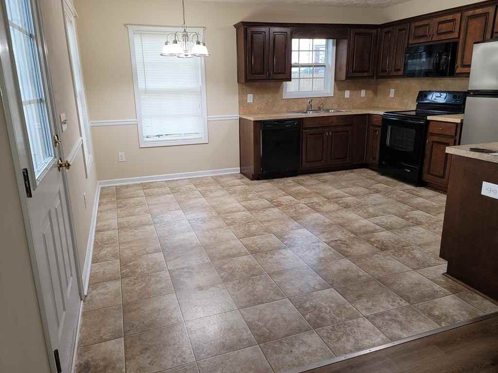 815 Mill Pond Dr - Photo 6 of 15