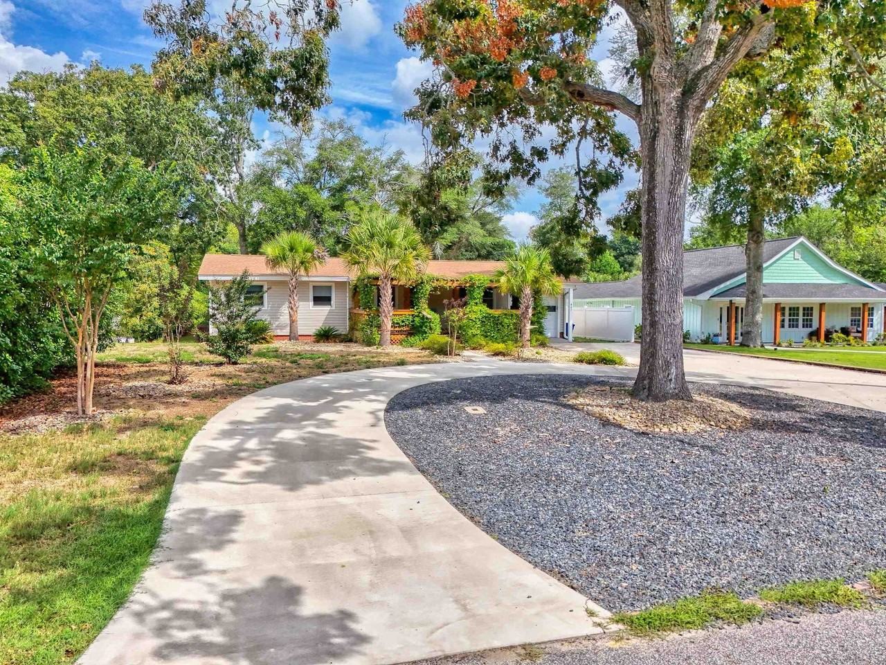 807 Bellamy Rd - Photo 2 of 30