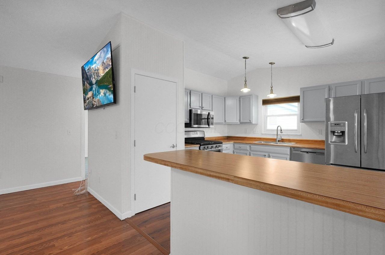 1174 Obetz Rd - Photo 5 of 17