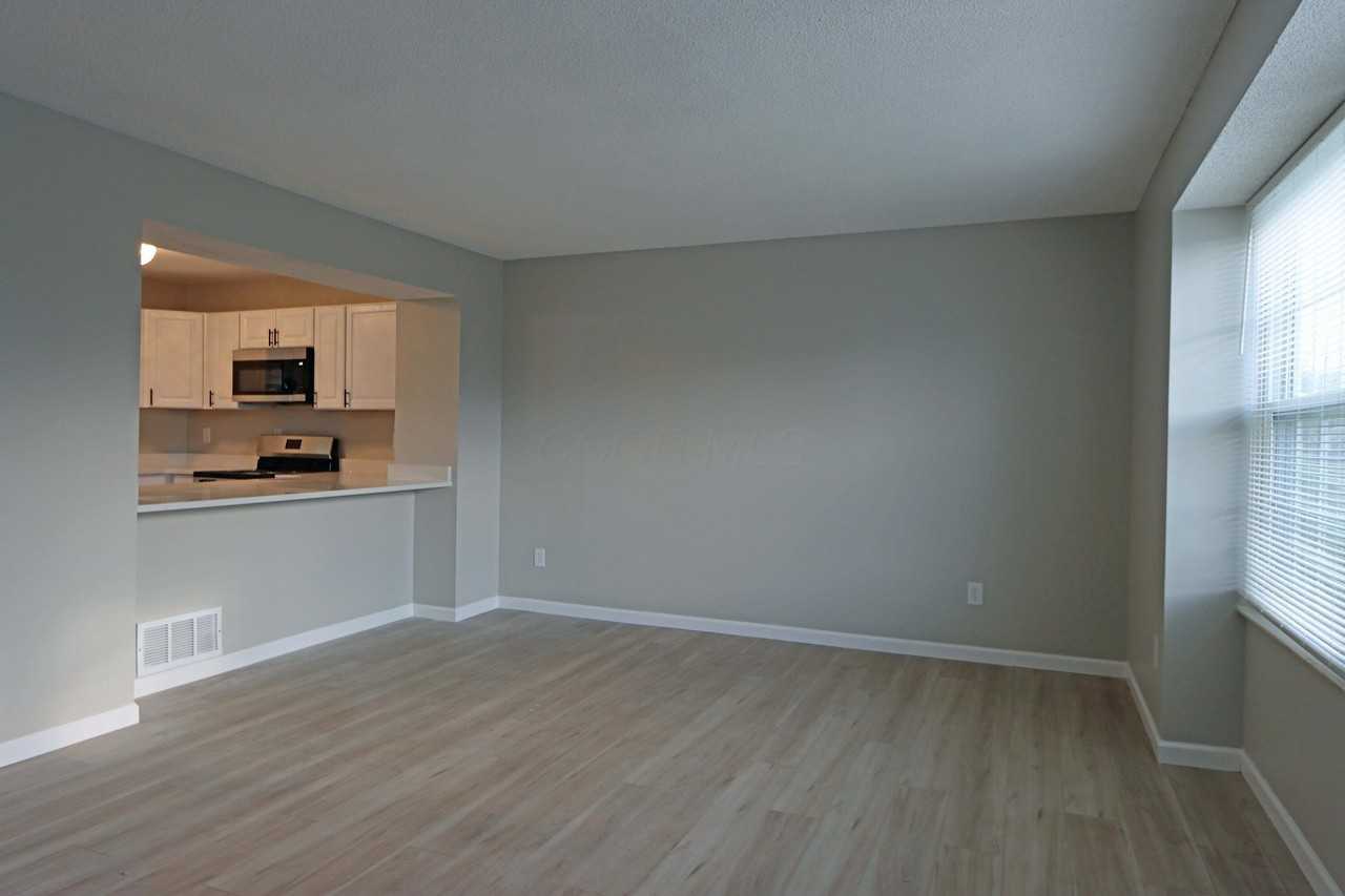 1686 Jupiter Ave - Photo 4 of 44
