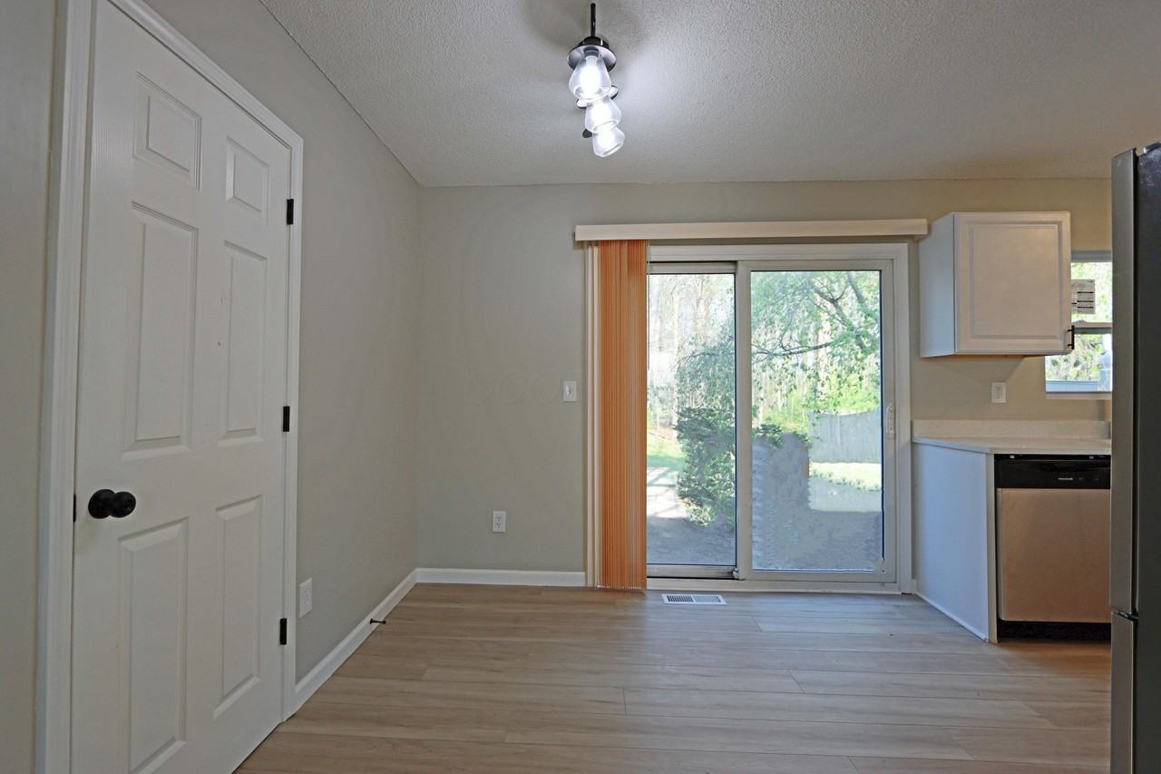 1686 Jupiter Ave - Photo 7 of 44