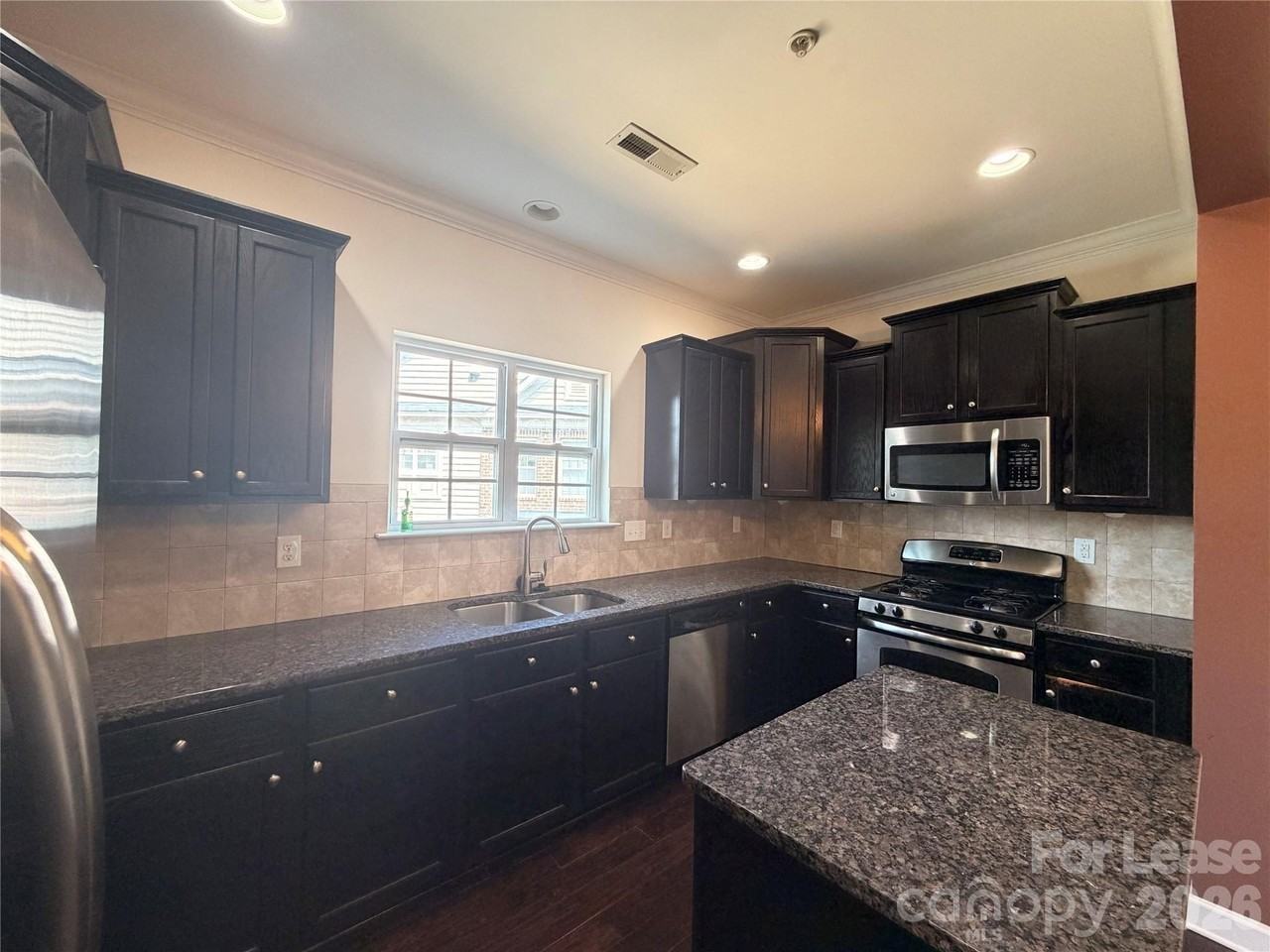 14635 Juventus St - Photo 4 of 13