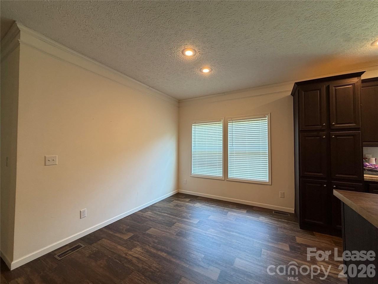 1311 E Memorial Hwy - Photo 6 of 22